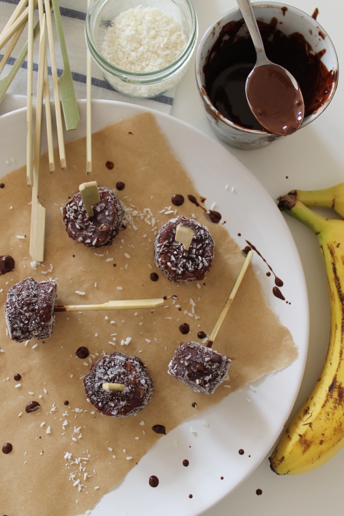 frozen banana, peanut butter and chocolate bites @healthyfoodiebaby