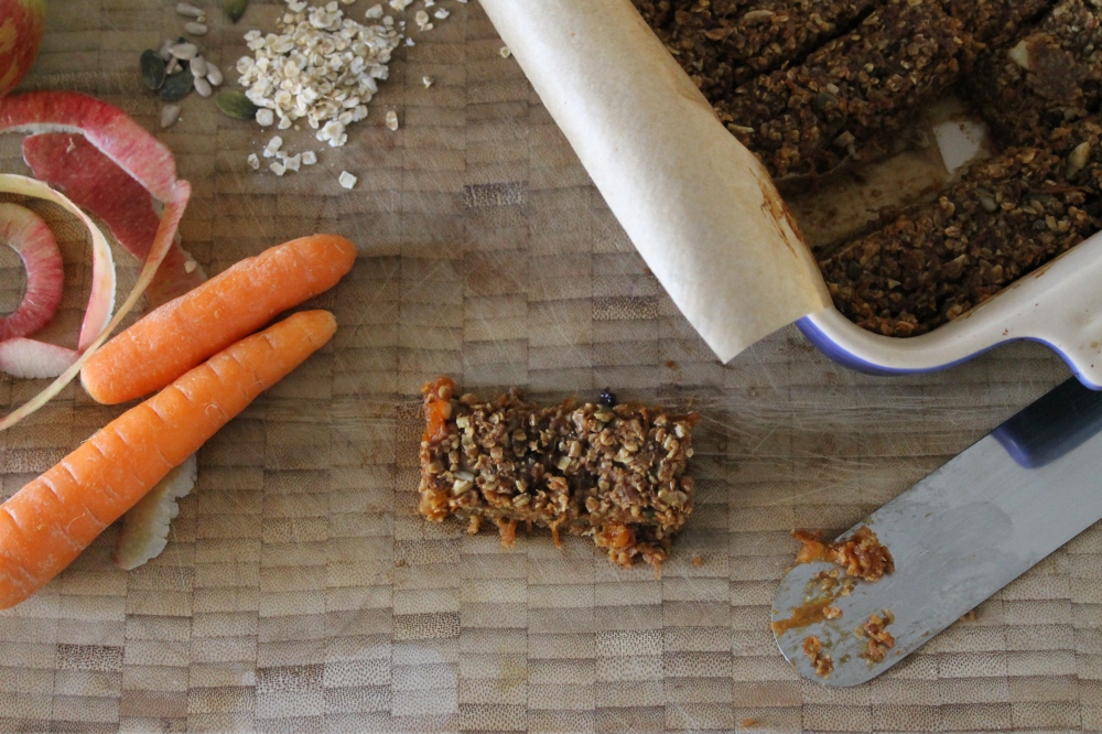 Carrot cake Oaty bars - @ healthyfoodiebaby